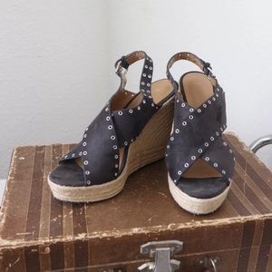 REPORT Black wedge heels Size 9